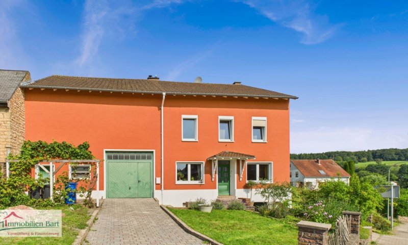 GEPFLEGTES EINFAMILIENHAUS MIT GARTEN,SCHEUNE UND VIEL PLATZ IN RUHIGER LAGE