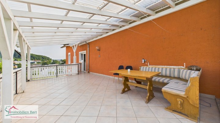 GEPFLEGTES EINFAMILIENHAUS MIT GARTEN,SCHEUNE UND VIEL PLATZ IN RUHIGER LAGE