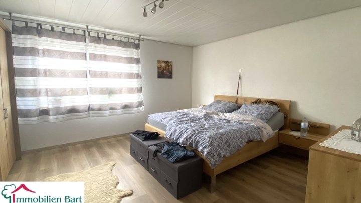 TIERFREUNDE AUFGEPASST! WOHNHAUS (200 M² WFL.) AUF 34 AR!