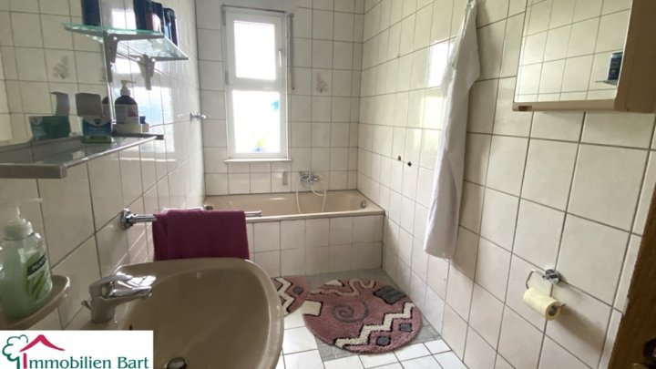 TIERFREUNDE AUFGEPASST! WOHNHAUS (200 M² WFL.) AUF 34 AR!