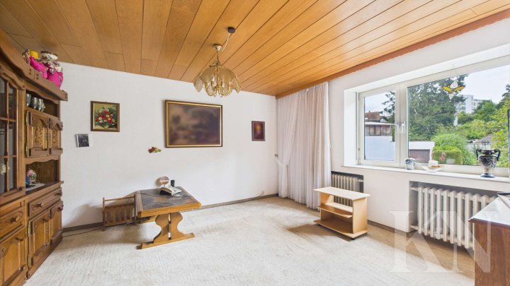 Doppelhaushälfte mit großem Garten, Grillhütte & Baugrundstück – seltene Gelegenheit!