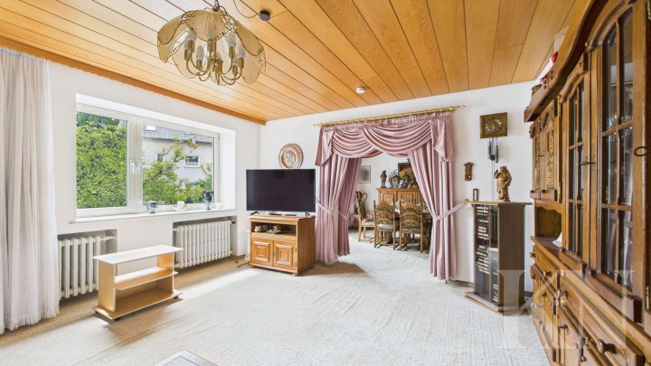 Doppelhaushälfte mit großem Garten, Grillhütte & Baugrundstück – seltene Gelegenheit!