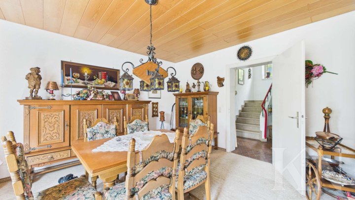 Doppelhaushälfte mit großem Garten, Grillhütte & Baugrundstück – seltene Gelegenheit!