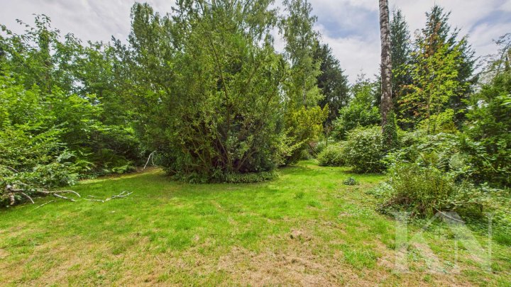 Doppelhaushälfte mit großem Garten, Grillhütte & Baugrundstück – seltene Gelegenheit!