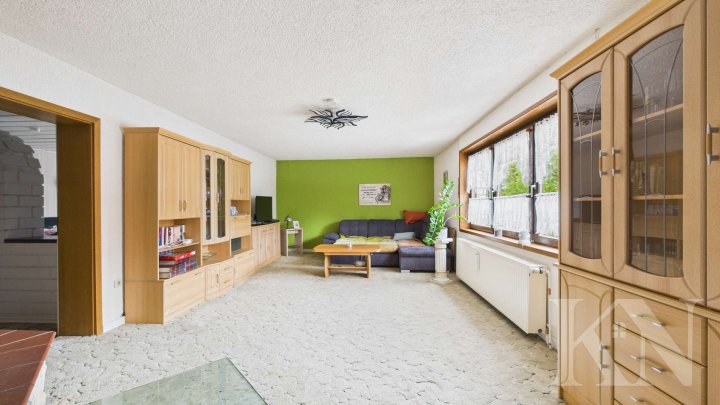 Mehrfamilienhaus mit großem Potenzial in Gersheim – PV-Anlage und separate Scheune