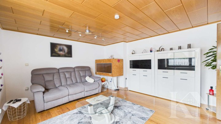 Mehrfamilienhaus mit großem Potenzial in Gersheim – PV-Anlage und separate Scheune