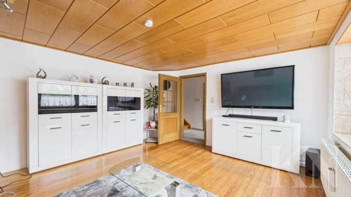 Mehrfamilienhaus mit großem Potenzial in Gersheim – PV-Anlage und separate Scheune