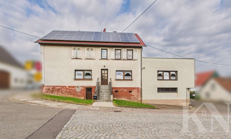 Mehrfamilienhaus mit großem Potenzial in Gersheim – PV-Anlage und separate Scheune