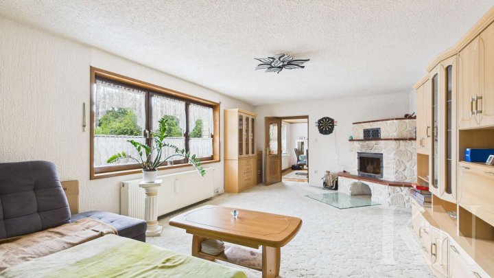 Mehrfamilienhaus mit großem Potenzial in Gersheim – PV-Anlage und separate Scheune