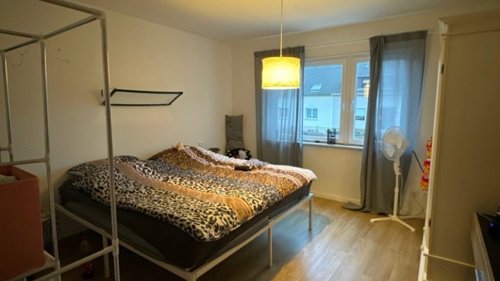 Sehr gepflegtes 2-Familienhaus mit Gartenparadies + Garage