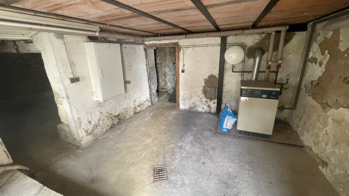 Handwerker aufgepasst ! Einfamilienhaus mit Potenzial in VK Wehrden