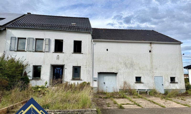 Großzügiges Grundstück mit Abriss-/Sanierungsobjekt in Losheim am See - Niederlosheim zu verkaufen