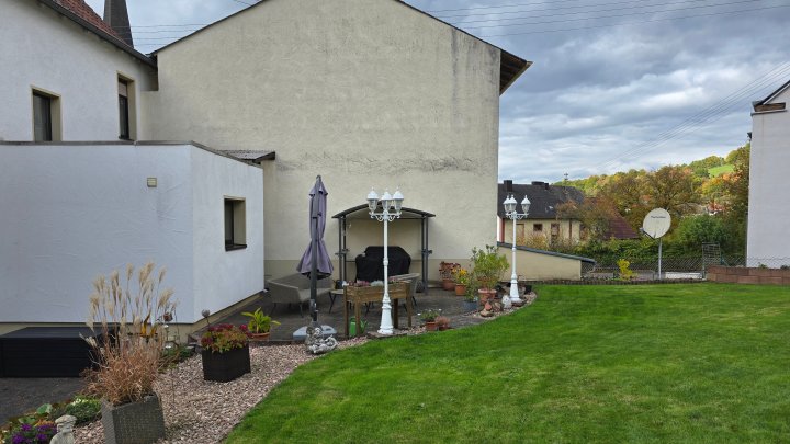 VERKAUFT ///  Sehr gepflegtes Einfamilienhaus in Schmelz-Limbach zum Kauf