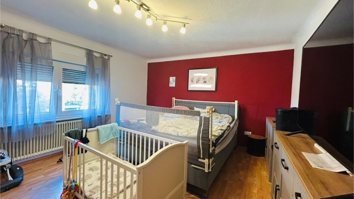 Zwei Wohnungen, ein Zuhause – Ihr Familiendomizil mit Weitblick in Püttlingen