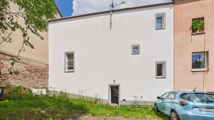 Ihre Bühne für das Weihnachtsgeschäft – kurzfristig mieten, sofort starten!