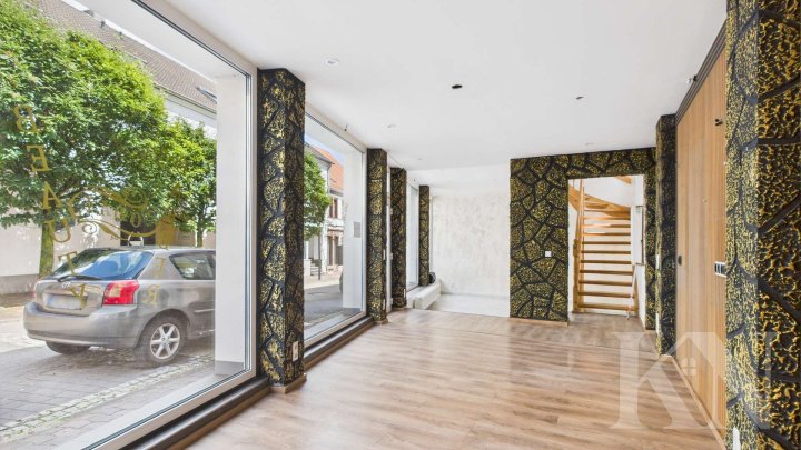 Ihre Bühne für das Weihnachtsgeschäft – kurzfristig mieten, sofort starten!