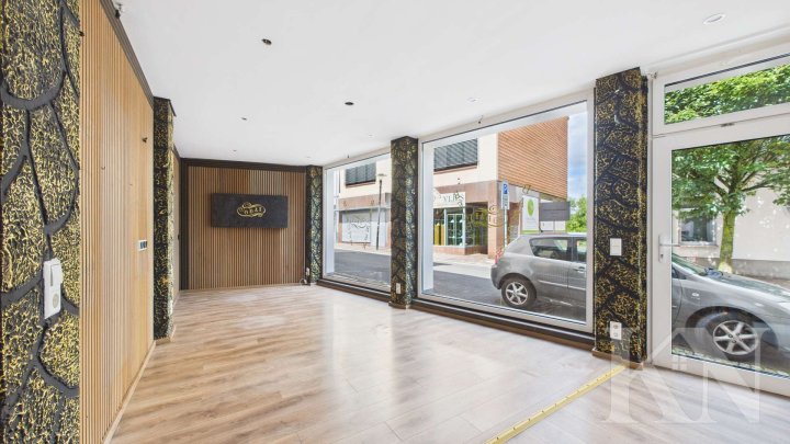 Ihre Bühne für das Weihnachtsgeschäft – kurzfristig mieten, sofort starten!