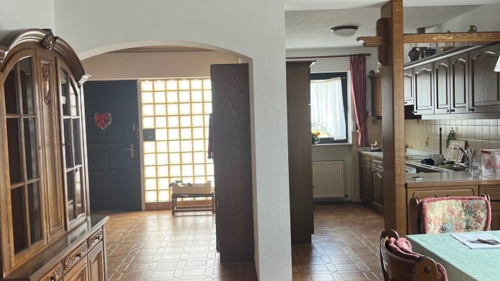 Schöner Winkelbungalow mit Ausbaupotential und Photovoltaikanlage in Überherrn zu verkaufen