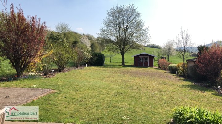 EINZIEHEN & WOHLFÜHLEN - HOCHWERTIGES WOHNHAUS MIT GARTEN UND GARAGE!