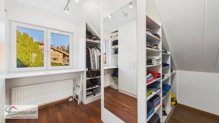 EINZIEHEN & WOHLFÜHLEN - HOCHWERTIGES WOHNHAUS MIT GARTEN UND GARAGE!