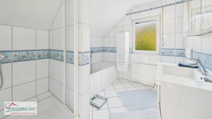 EINZIEHEN & WOHLFÜHLEN - HOCHWERTIGES WOHNHAUS MIT GARTEN UND GARAGE!