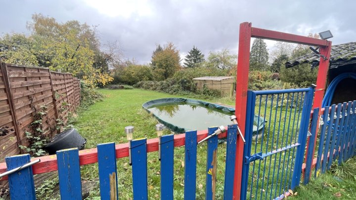 Freistehendes Wohnhaus mit großem Grundstück in attraktiver Umgebung