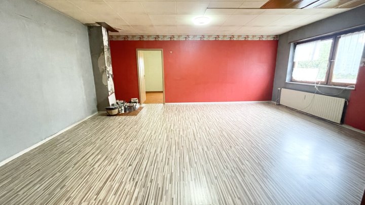 Freistehendes Wohnhaus mit großem Grundstück in attraktiver Umgebung