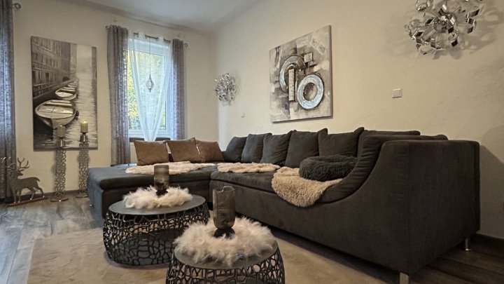 Freistehendes charmantes Einfamilienhaus - für die kleine Familie - in Großrosseln zu verkaufen