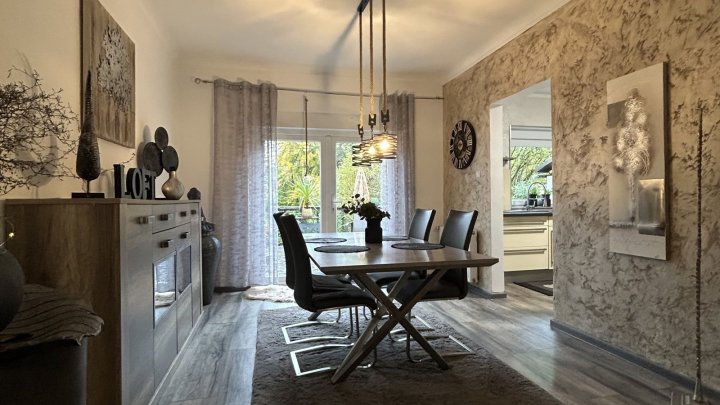 Freistehendes charmantes Einfamilienhaus - für die kleine Familie - in Großrosseln zu verkaufen