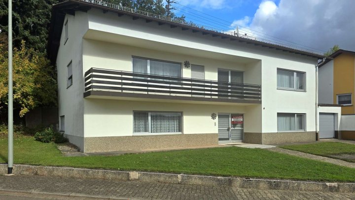 1-2 Familienhaus in Schmelz-Limbach, naturnah