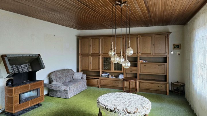 1-2 Familienhaus in Schmelz-Limbach, naturnah