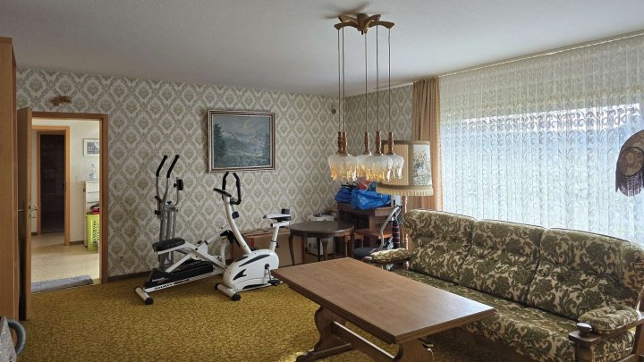 1-2 Familienhaus in Schmelz-Limbach, naturnah