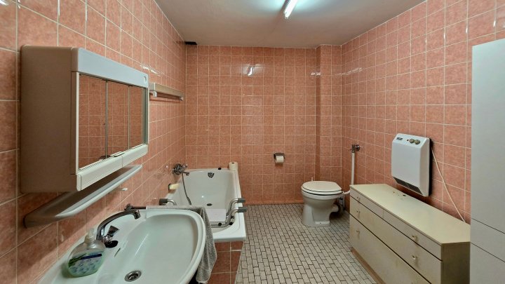 1-2 Familienhaus in Schmelz-Limbach, naturnah