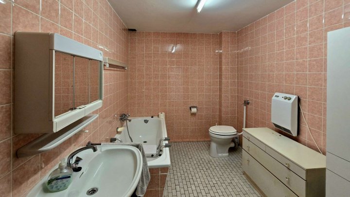 1-2 Familienhaus in Schmelz-Limbach, naturnah