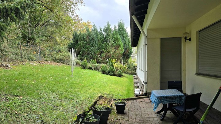 1-2 Familienhaus in Schmelz-Limbach, naturnah