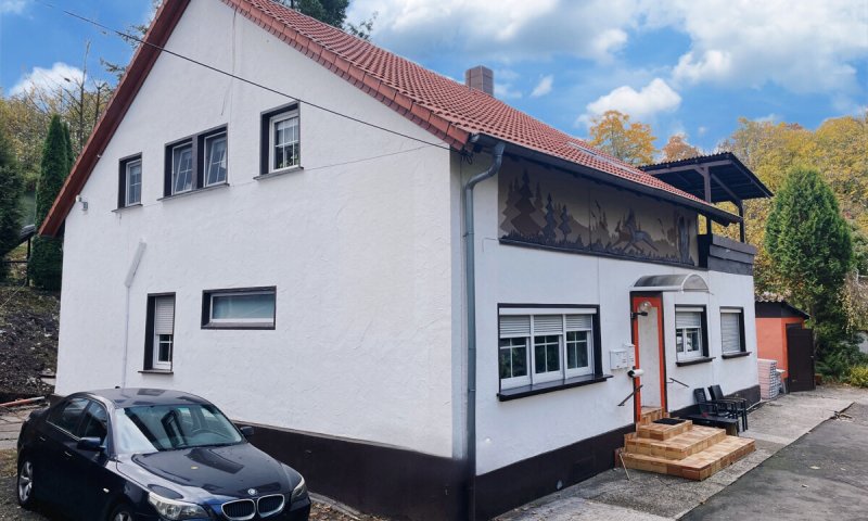 Charmantes, vermietetes 3-Familienhaus in idyllischer Waldrandlage