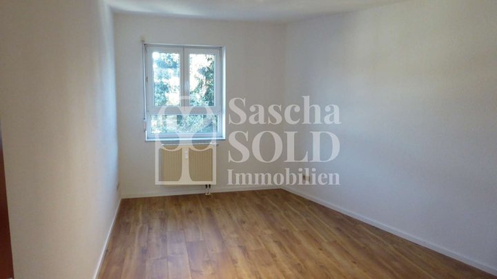 Zentral in Saarbrücken-Dudweiler: Vermietete, renovierte 2-ZKB-Wohnung mit Stellplatz