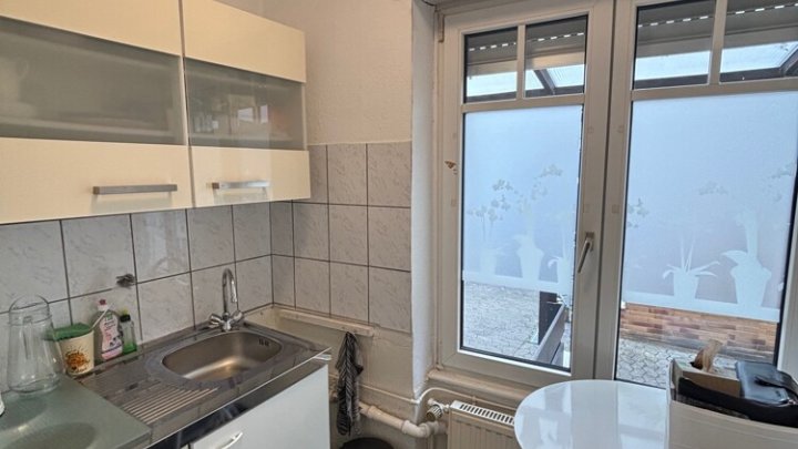 Langjährig etablierte Frisörfläche in zentraler Lage von Güdingen