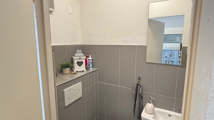 Langjährig etablierte Frisörfläche in zentraler Lage von Güdingen