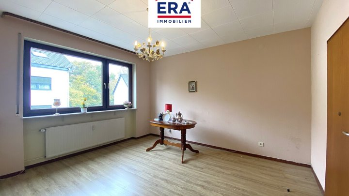 ZU VERMIETEN !! 3ZKB-WOHNUNG/1. OG MIT BALKON, IN GROSSROSSELN