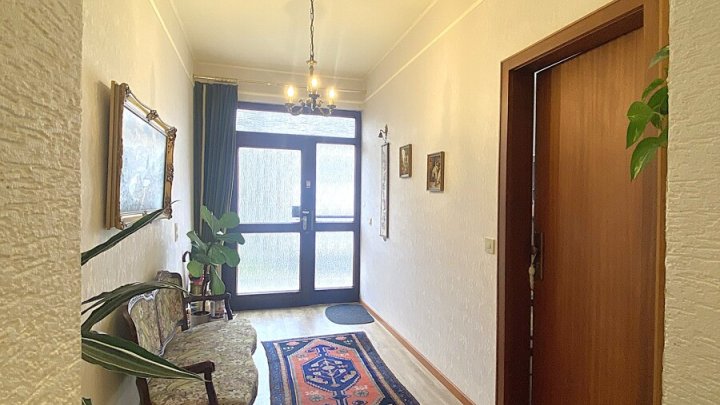 ZU VERMIETEN !! 3ZKB-WOHNUNG/1. OG MIT BALKON, IN GROSSROSSELN