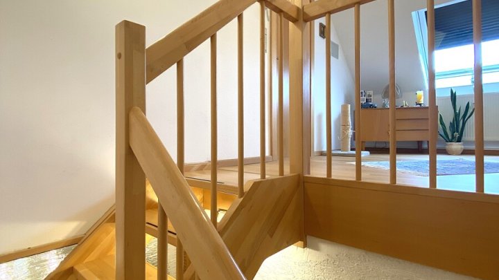 ZU VERMIETEN !! 3ZKB-WOHNUNG/2. OG MIT BALKON + MAISONETTE DG, IN GROSSROSSELN