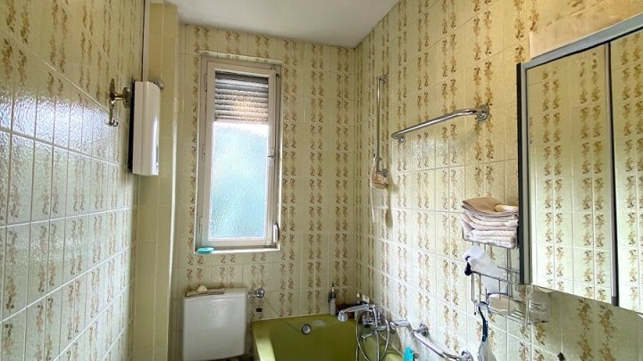 ZU VERMIETEN !! 3ZKB-WOHNUNG/2. OG MIT BALKON + MAISONETTE DG, IN GROSSROSSELN