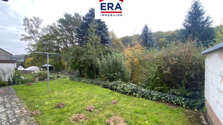 ZU VERMIETEN !! 3ZKB-WOHNUNG/2. OG MIT BALKON + MAISONETTE DG, IN GROSSROSSELN