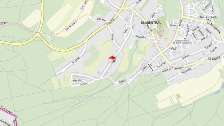 Außergewöhnliches Zweifamilienhaus mit Poollandschaft in Waldrandnähe sucht neue Eigentümer