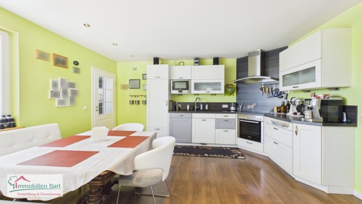 RENOVIERTER BAUERNHOF AUF 45 AR! / IDEAL FÜR TIERFREUNDE & HOBBYSCHRAUBER!