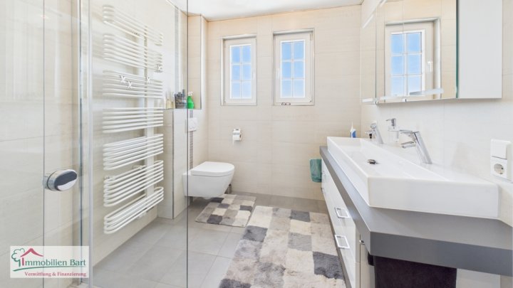 RENOVIERTER BAUERNHOF AUF 45 AR! / IDEAL FÜR TIERFREUNDE & HOBBYSCHRAUBER!