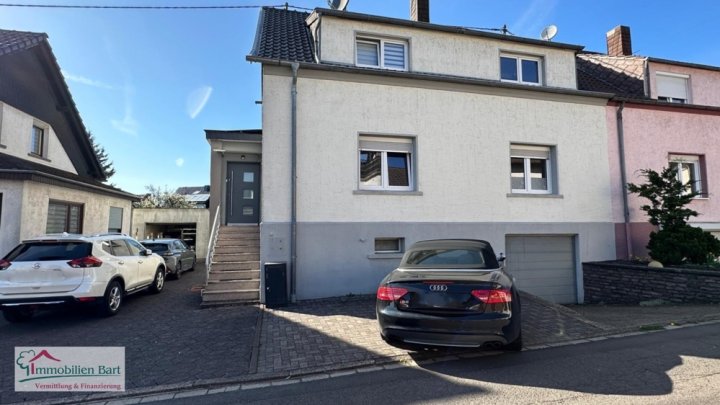 GRENZE L-REMICH: WOHNHAUS MIT 4 SCHLAFZIMMER / GARTEN UND GARAGE IN TOP LAGE