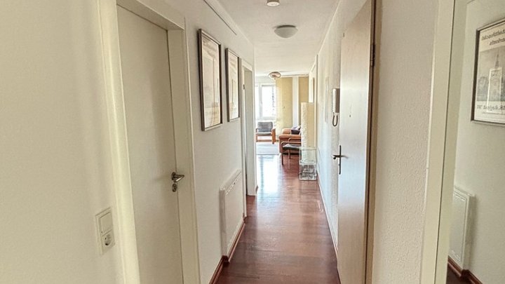 Möblierte 2-ZKB-Wohnung mit EBK, Garage und Balkon im Park Vauban