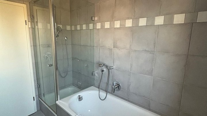 Möblierte 2-ZKB-Wohnung mit EBK, Garage und Balkon im Park Vauban